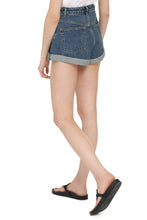 Load image into Gallery viewer, Denim shorts
