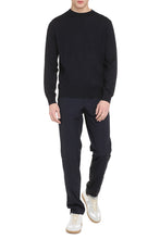 Load image into Gallery viewer, Fine-knit sweater
