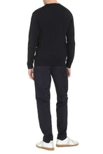 Load image into Gallery viewer, Fine-knit sweater
